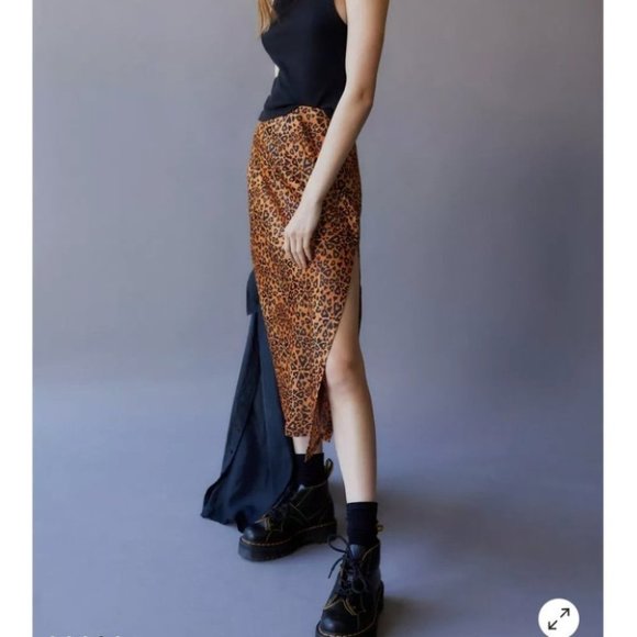 Satin Midi  Skirt Urban Outfitters Leopard Print S - Picture 3 of 5